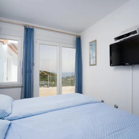 Holiday home Edel By Interhome